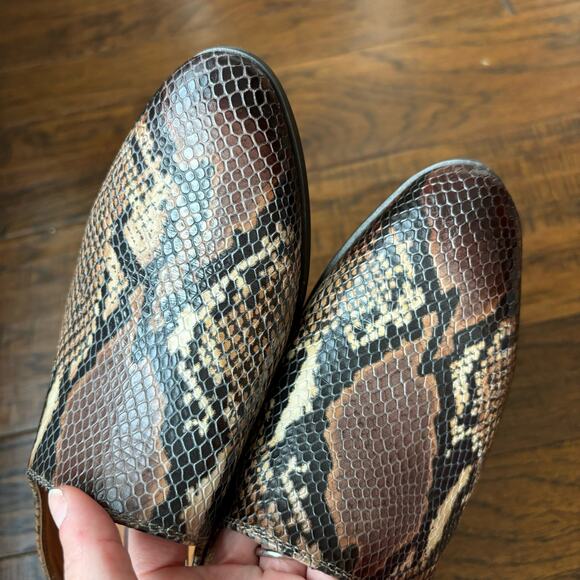 NWOB Zodiac Leather Snake Print Reptile Mules Sz 7.5 - Picture 3 of 11
